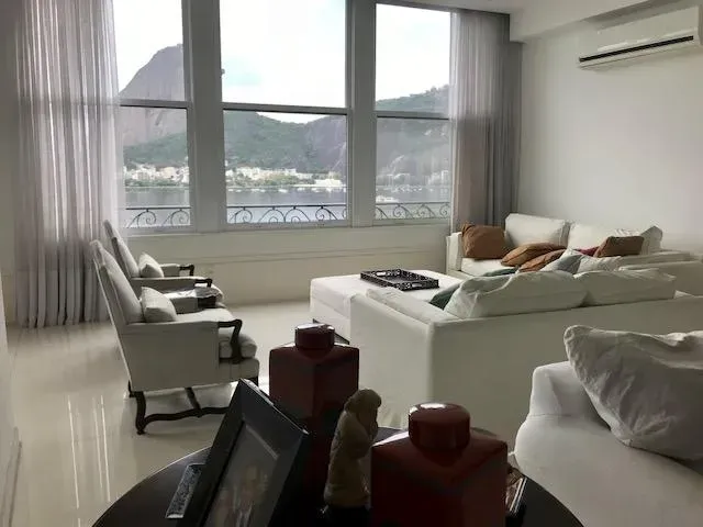 Unfurnished apartment with 3 bedrooms and 5 bathrooms — photo 19