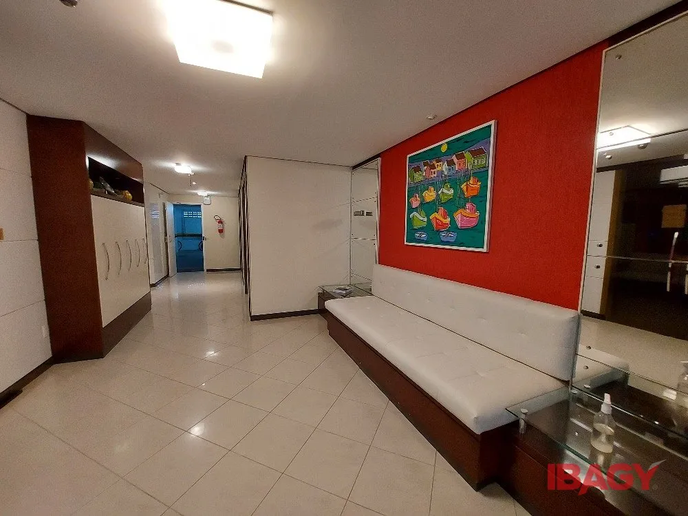 Furnished apartment with 3 en-suite bedrooms and 152 m² — photo 14
