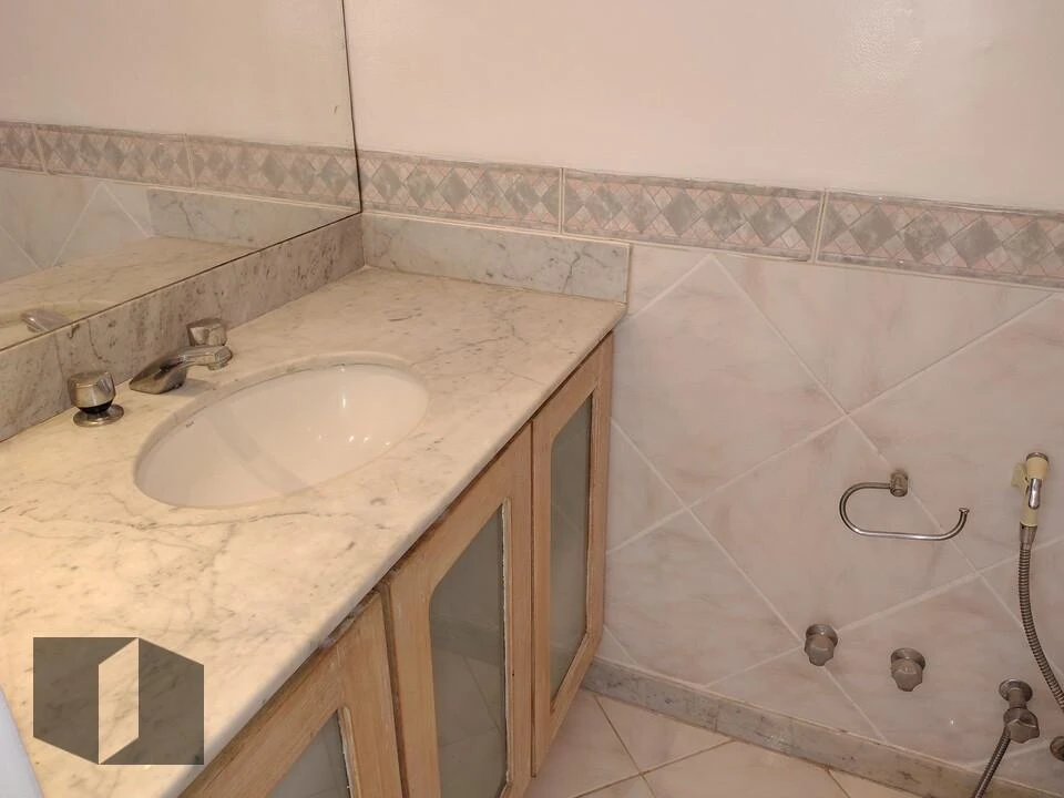 Невлаштований будинок із 4 спальнями та 4 ванними — photo 29