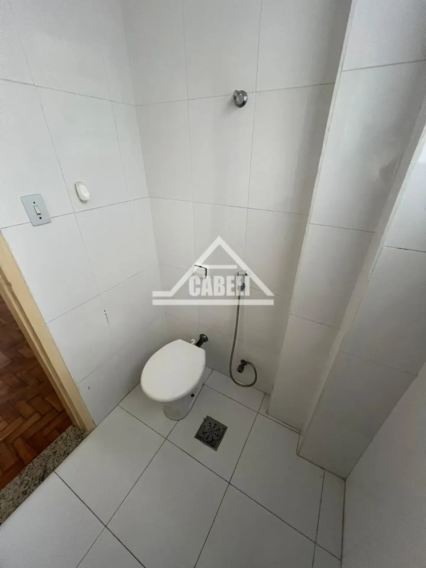 Apartment on the 5th floor with wood or laminate floors — photo 7