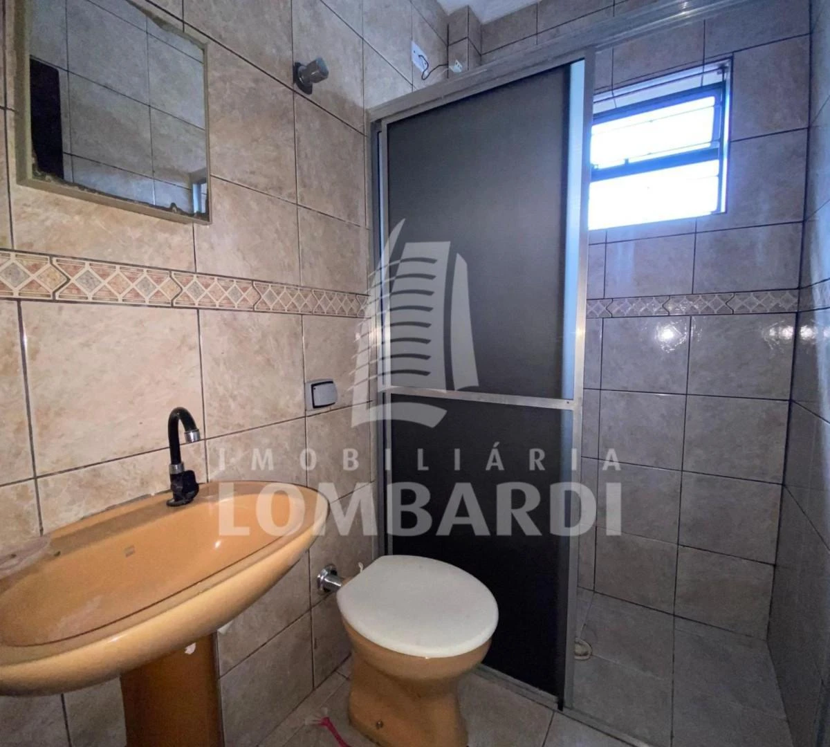 Apartamento com piso de madeira ou laminado, Capão Raso — photo 8