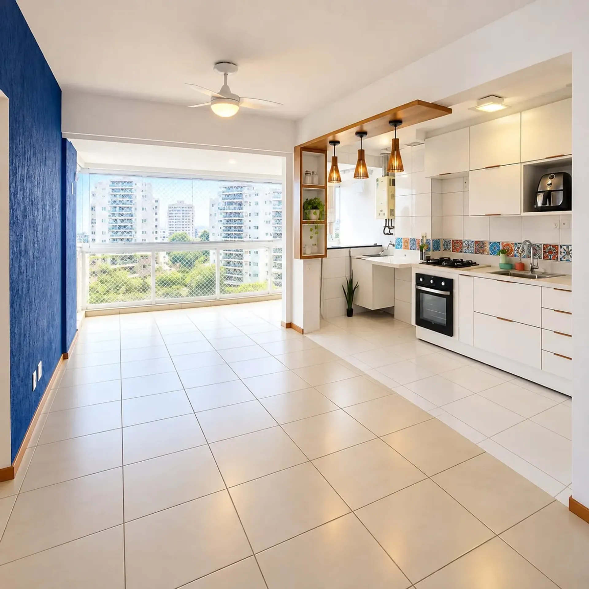 Apartment on the 10th floor with a glass-enclosed balcony — photo 9