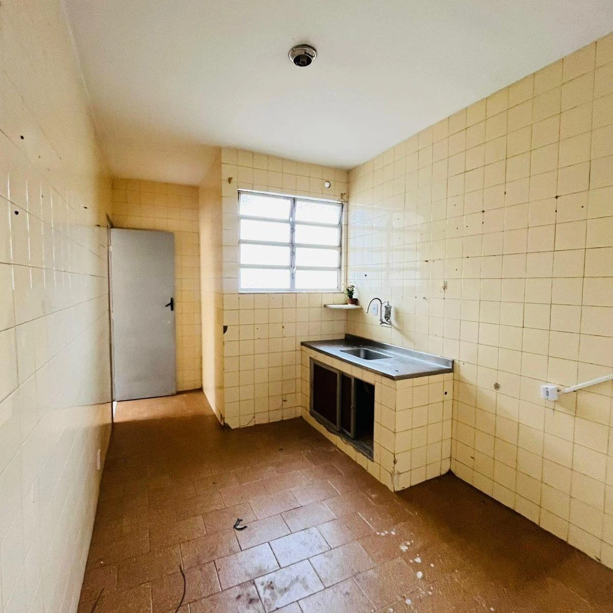 Unfurnished apartment with 2 bedrooms and 1 bathroom — photo 2