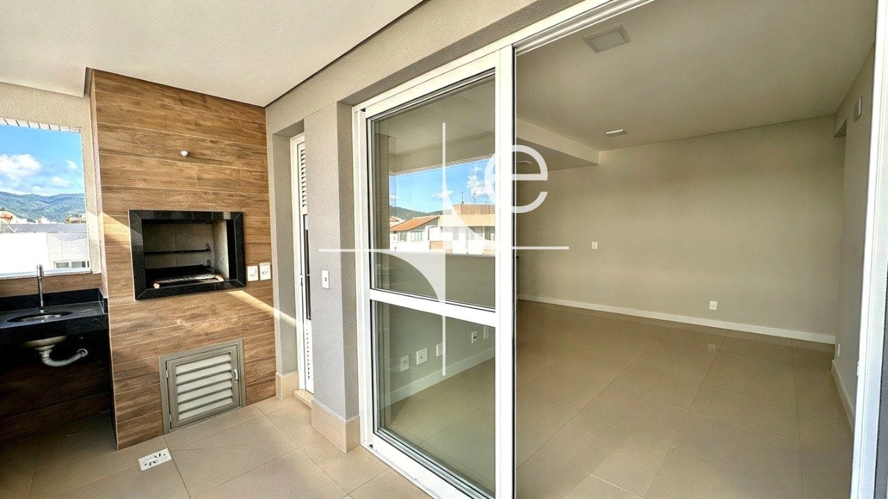 Mountain view in a 2-bedroom apartment, 76 m² — photo 11