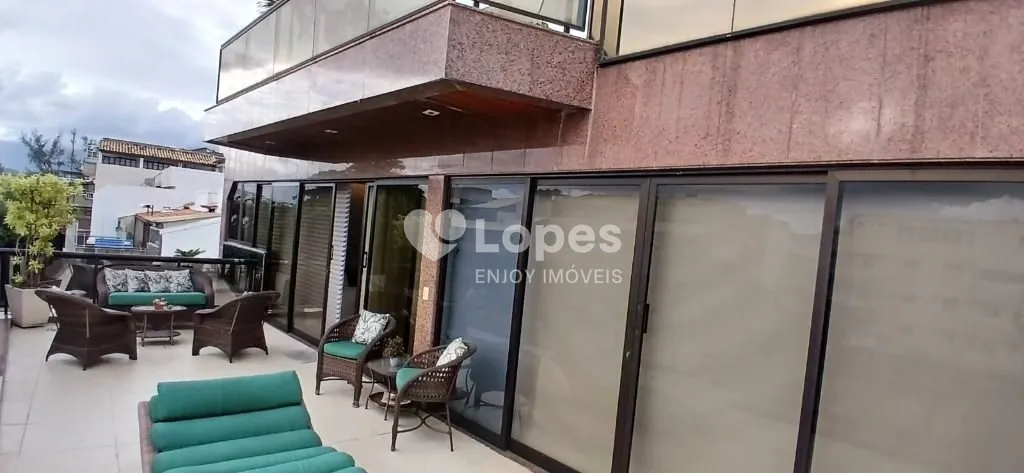 390 m² apartment with a private BBQ area — photo 2