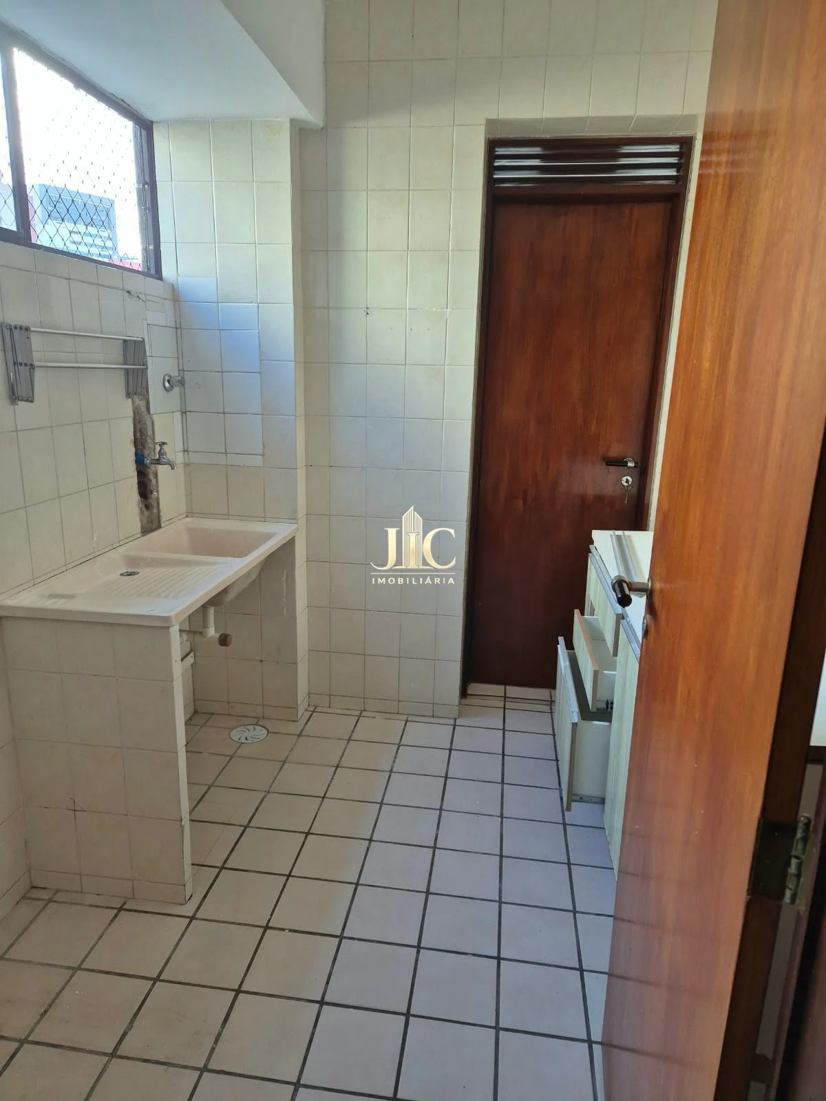 Квартира з 3 спальнями та гардеробною — photo 29