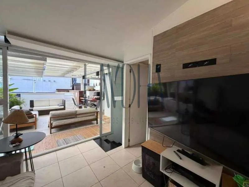 Furnished 3-bedroom apartment with 4 bathrooms — photo 17