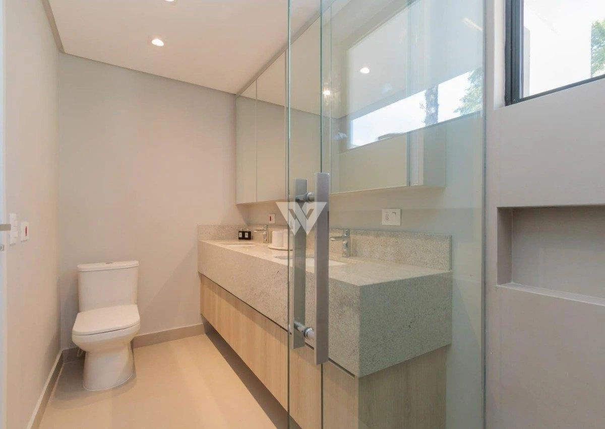 Detached townhouse with 3 bedrooms, 175 m² and glass balcony — photo 10
