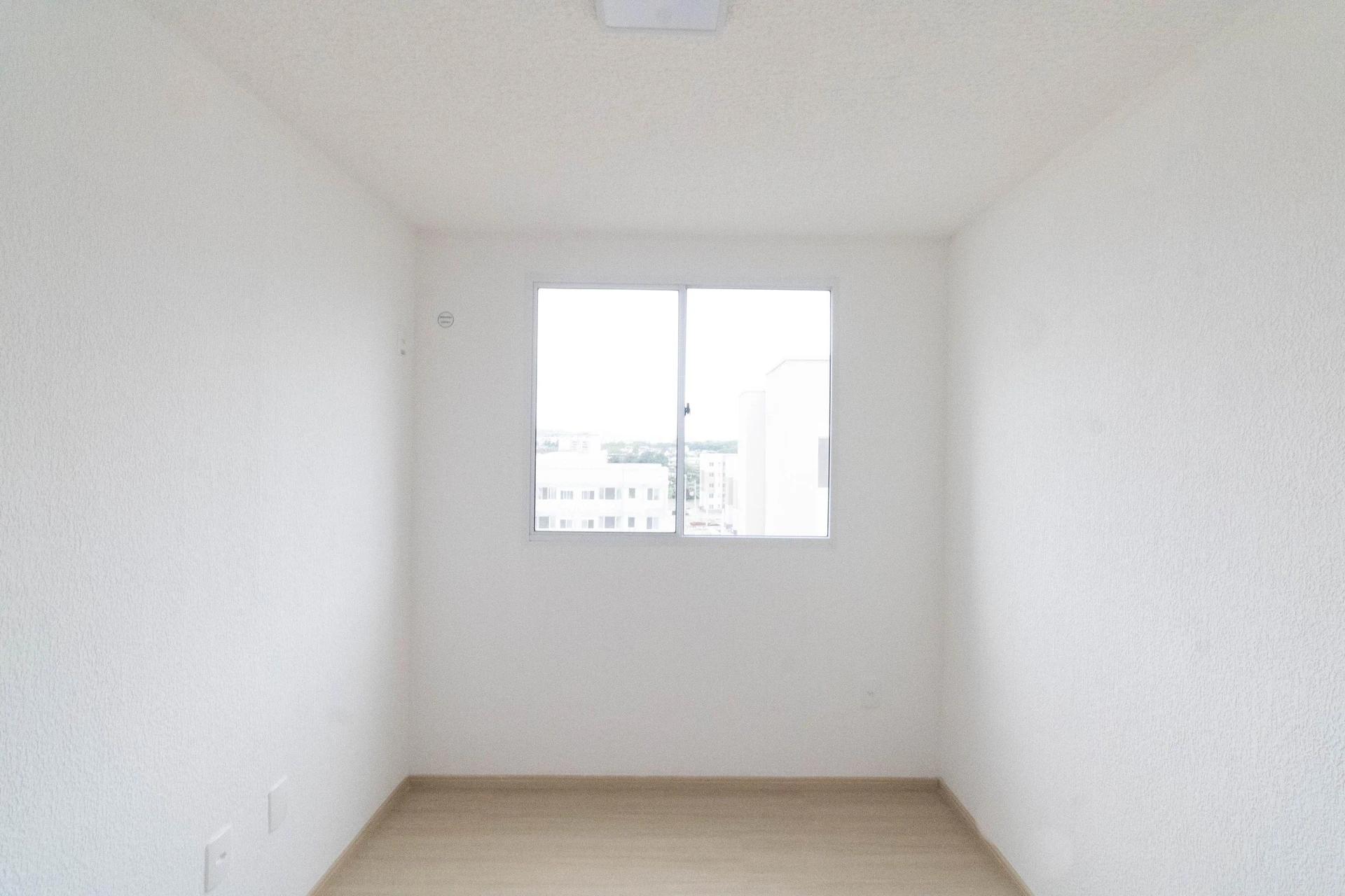 2-bedroom apartment in a building with a gym — photo 16