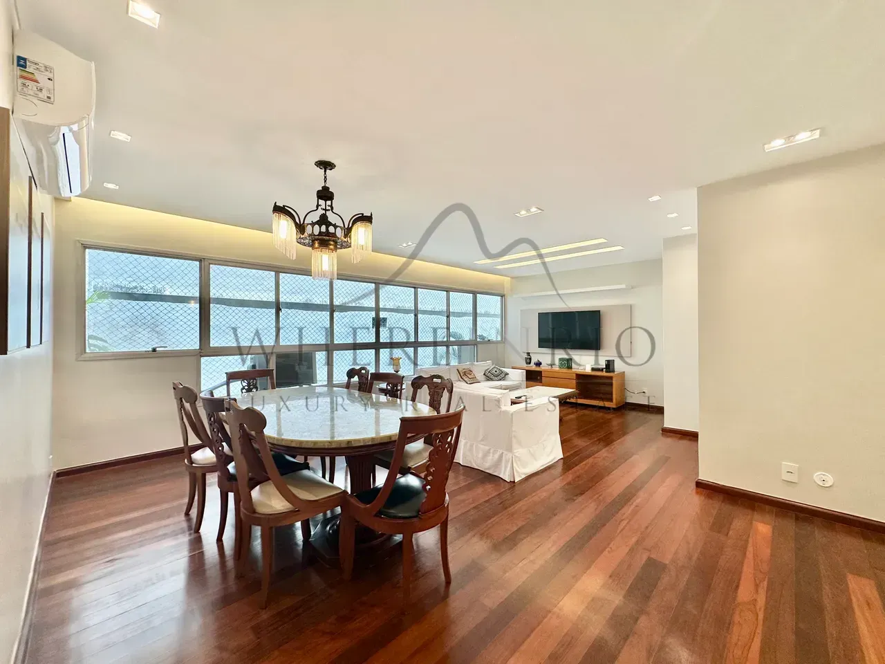 Apartment with 4 bedrooms and a closed kitchen with gas stove — photo 14