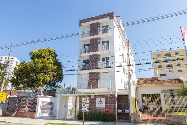 One-bedroom, 30 m² apartment in Curitiba — photo 2