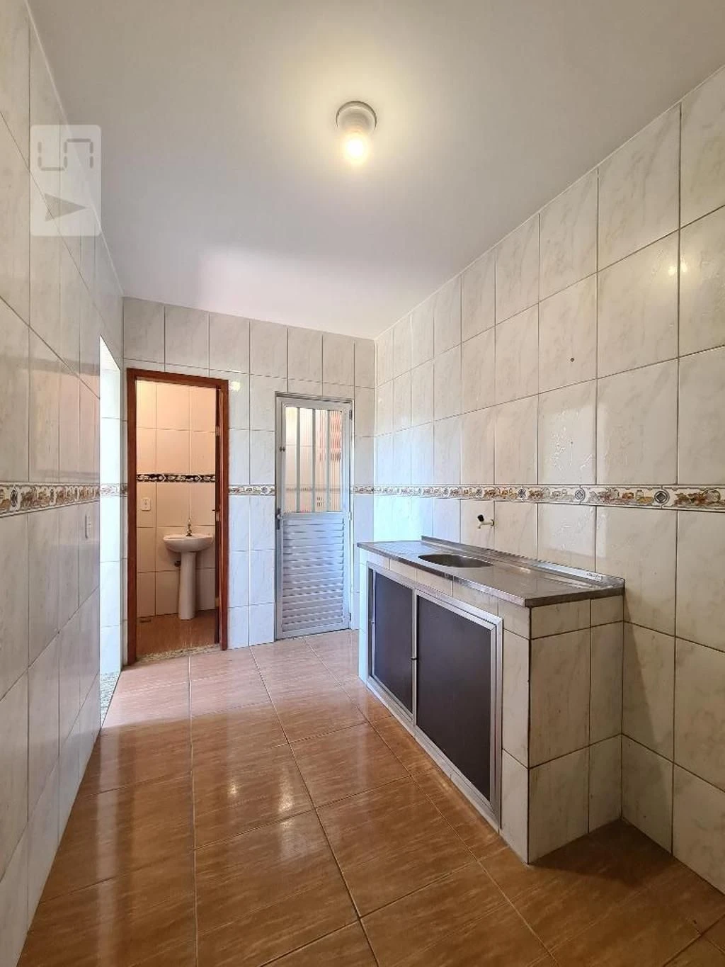 Unfurnished 1-bedroom apartment with 1 bath and no parking — photo 10