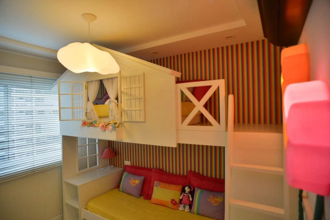 3-bedroom apartment with a glass-enclosed balcony — photo 47