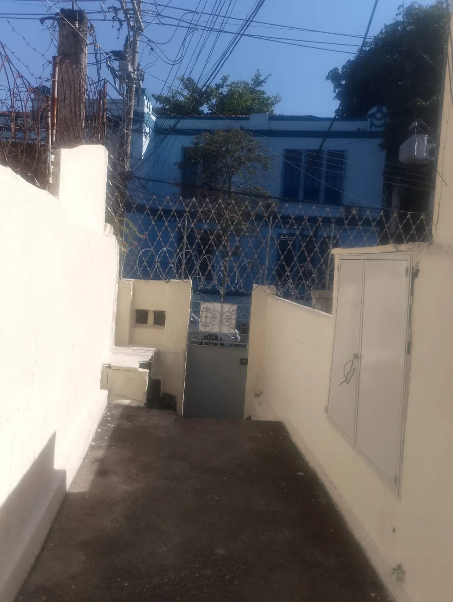 Casa sem mobília com 2 quartos e cozinha separada — photo 22