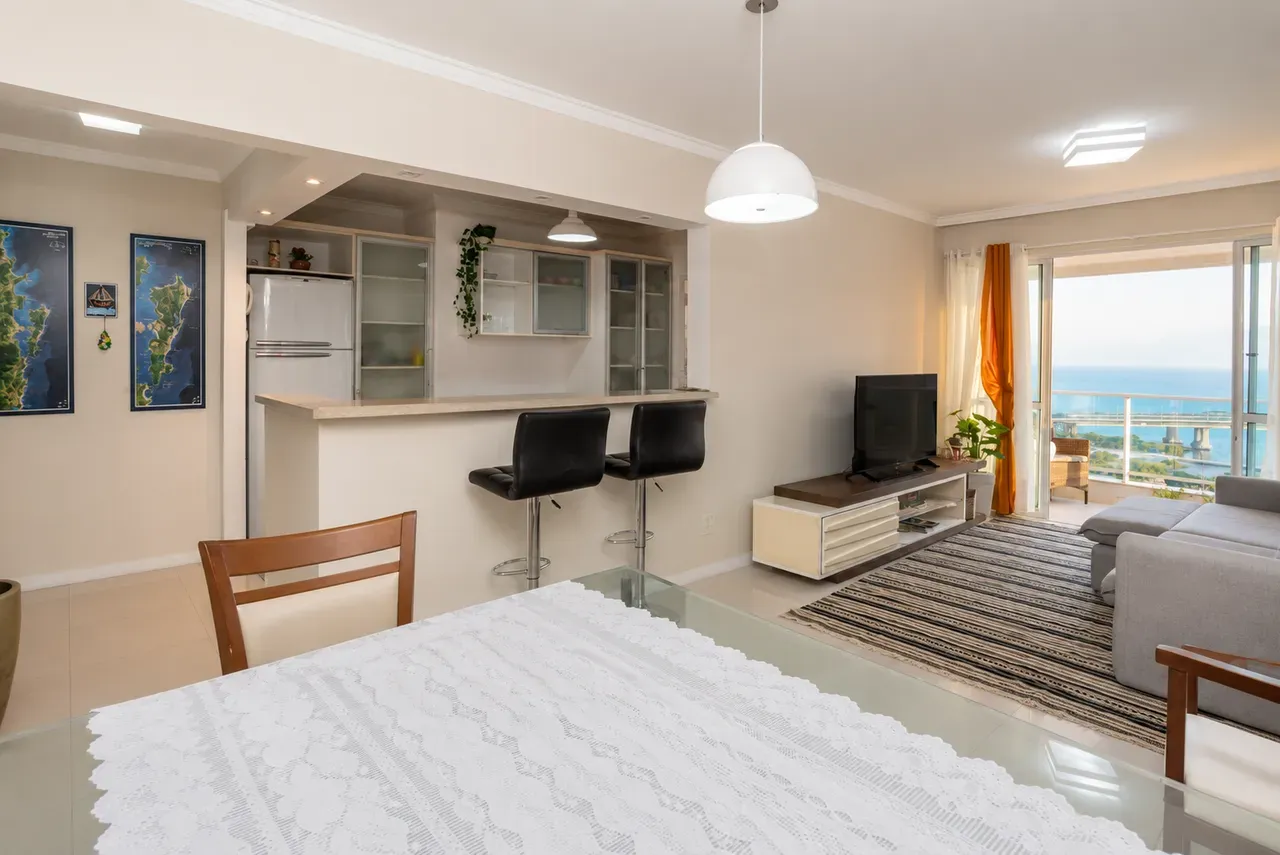 Furnished apartment with 2 en-suite bedrooms and 98 m²
