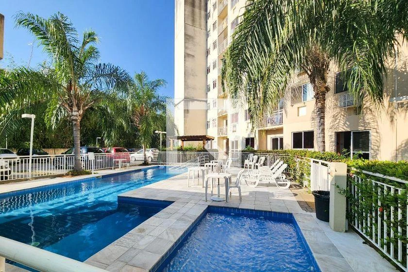 2-bedroom apartment in a building with a gym — photo 8