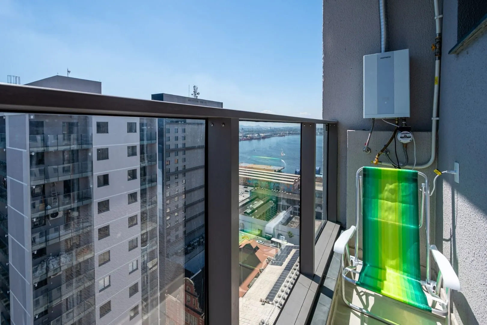 Furnished 30 m² apartment with glass balcony — photo 6