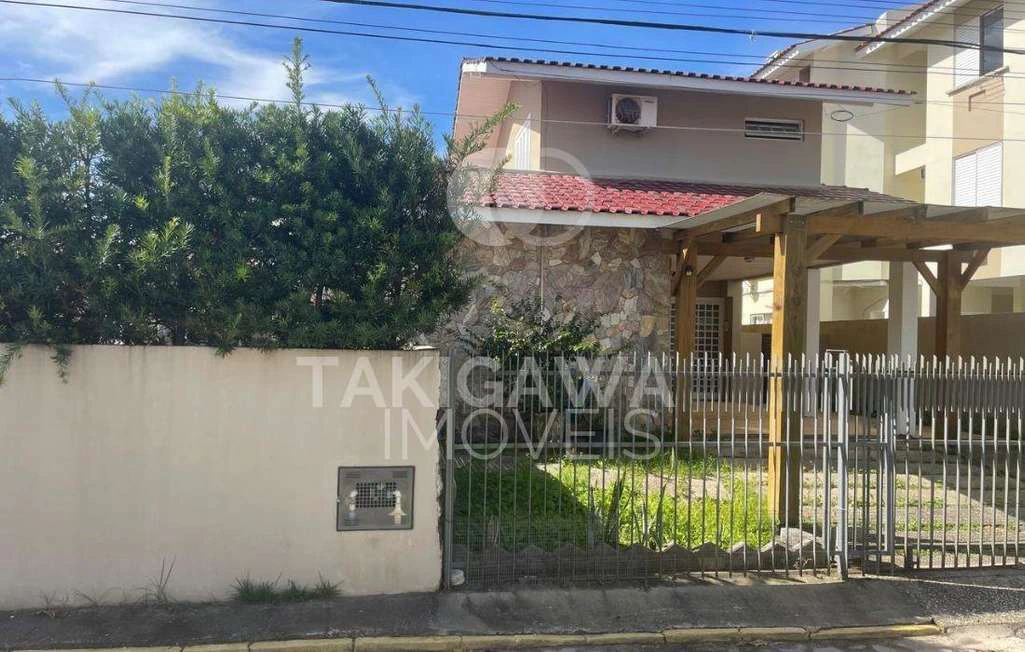 House 209 m² with 3 bedrooms and 2 parking spots