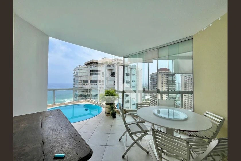 Apartment, 450 m², with a glass-enclosed balcony — photo 4