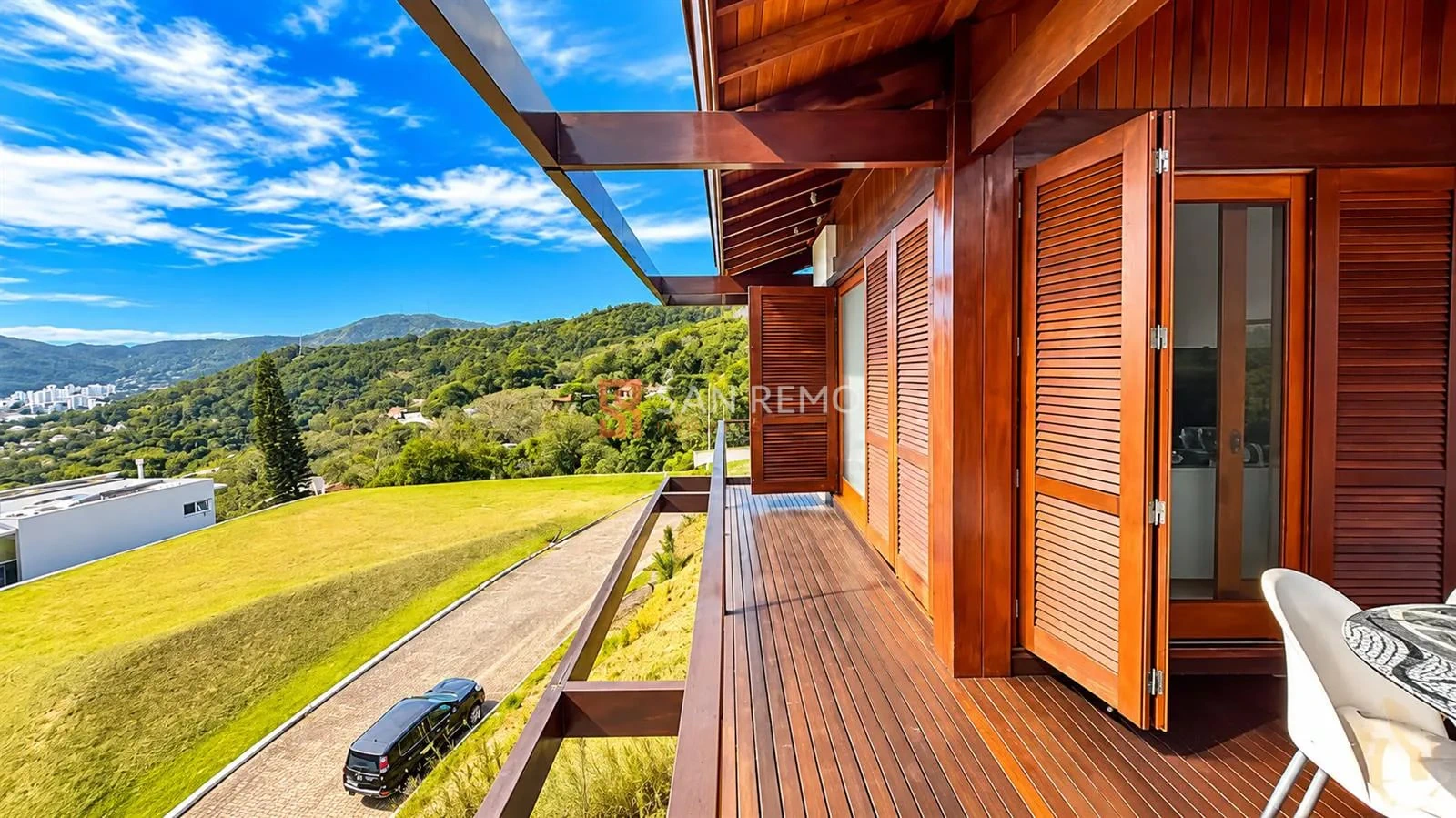 6-bedroom house with a walk-in closet in Florianópolis — photo 8