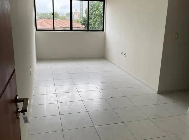 2-bedroom apartment with en-suite and separate kitchen