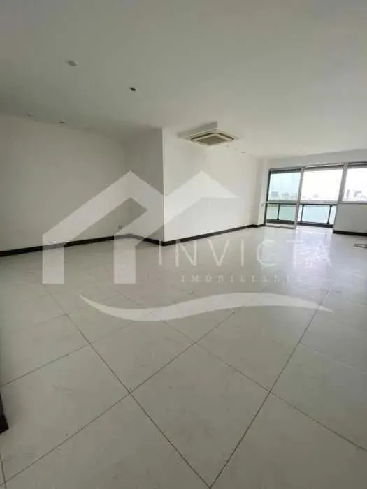 Residential apartment with 3 bedrooms and enclosed balcony — photo 4
