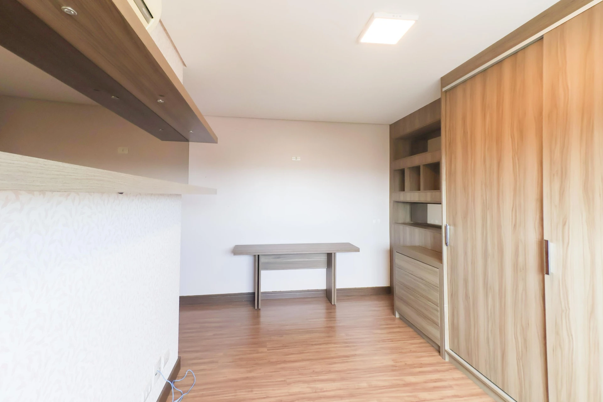 Furnished apartment, 266 m², with a bathtub — photo 8