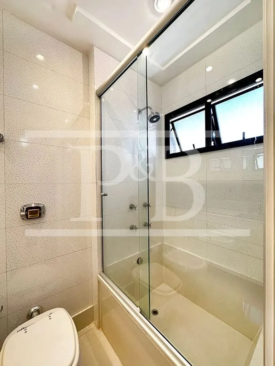 3-bedroom apartment with 176 m² and 2 parking spaces — photo 4