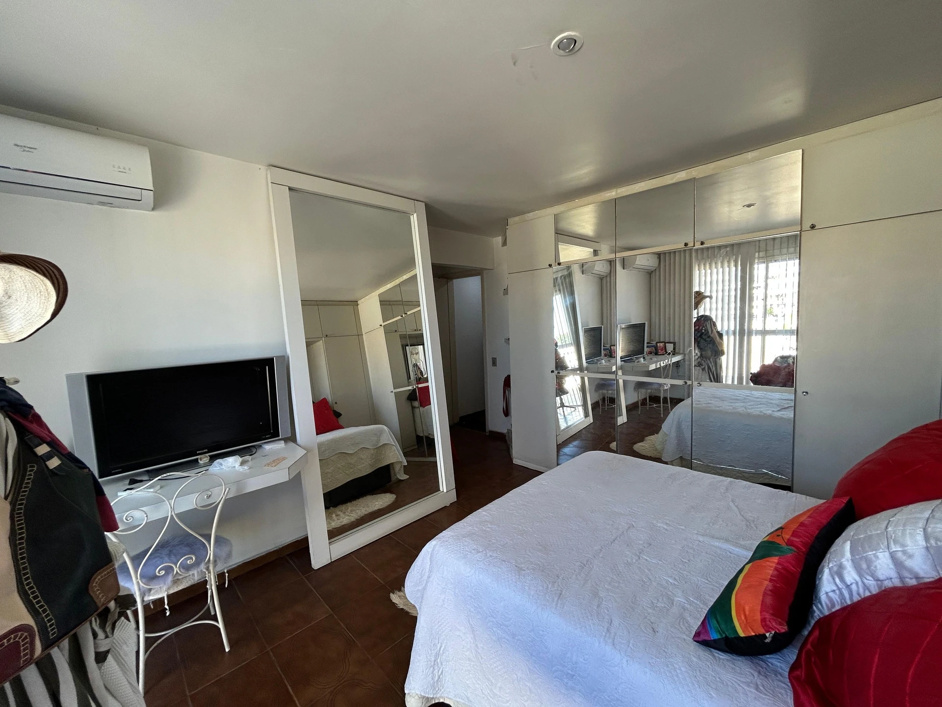 Furnished 4-bedroom rental apartment with 5 parking spaces — photo 20