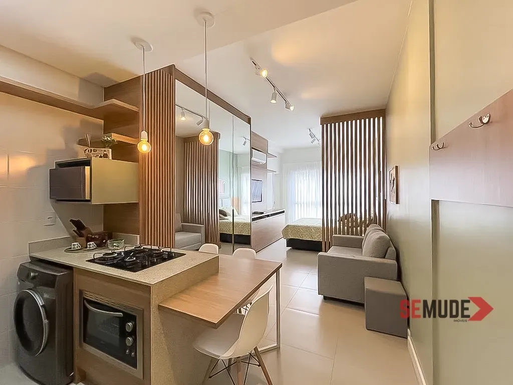 Furnished 1-bedroom apartment with a balcony grill — photo 2