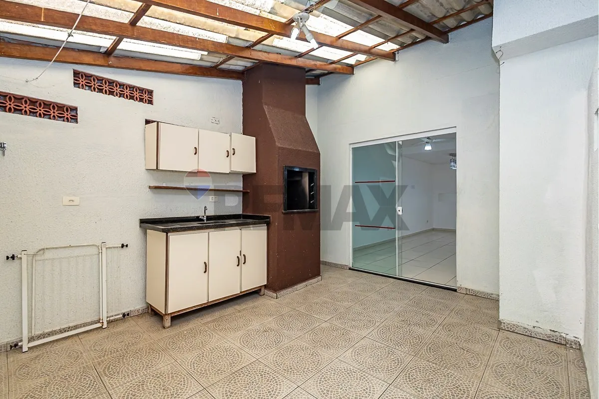 3-bedroom house with a grill on the balcony in Curitiba — photo 10
