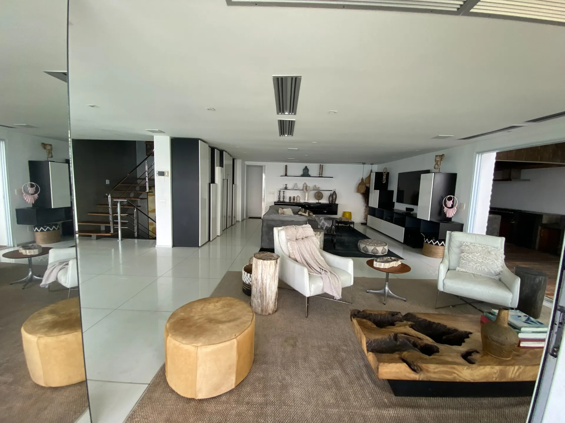 800 m² house with 5 bedrooms and an open-plan kitchen — photo 52