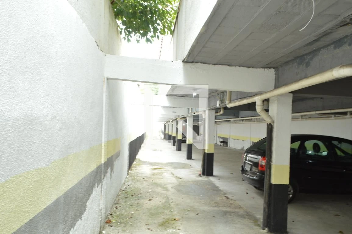 Unfurnished house with 4 bedrooms, balcony and dining