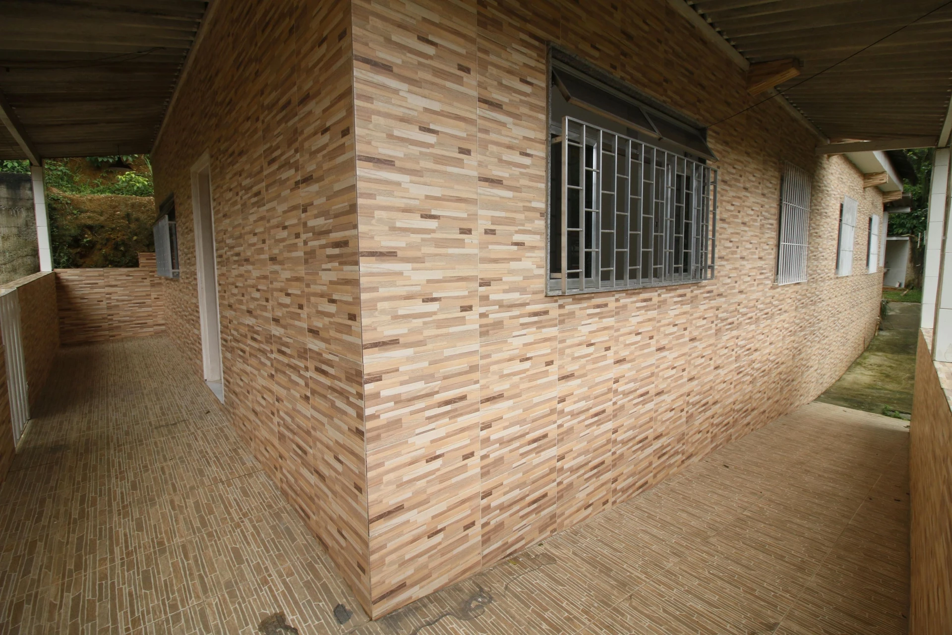3-bedroom apartment with a grill on the balcony — photo 30