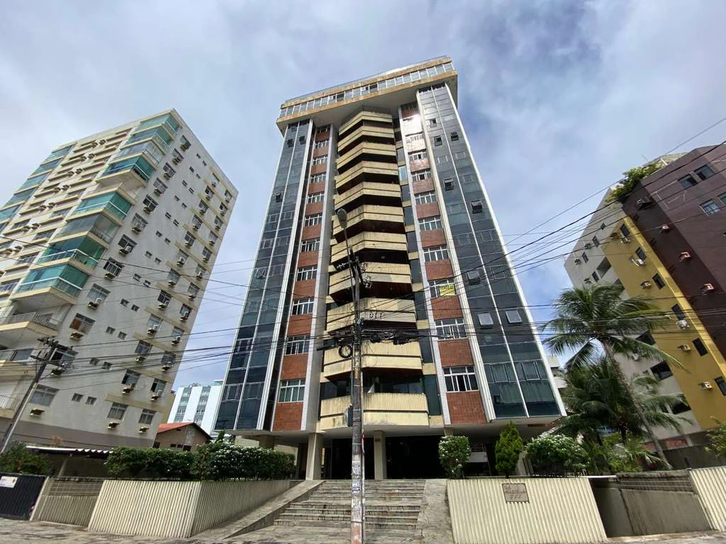 4-bedroom apartment with 301 m² and 2 parking spots — photo 4