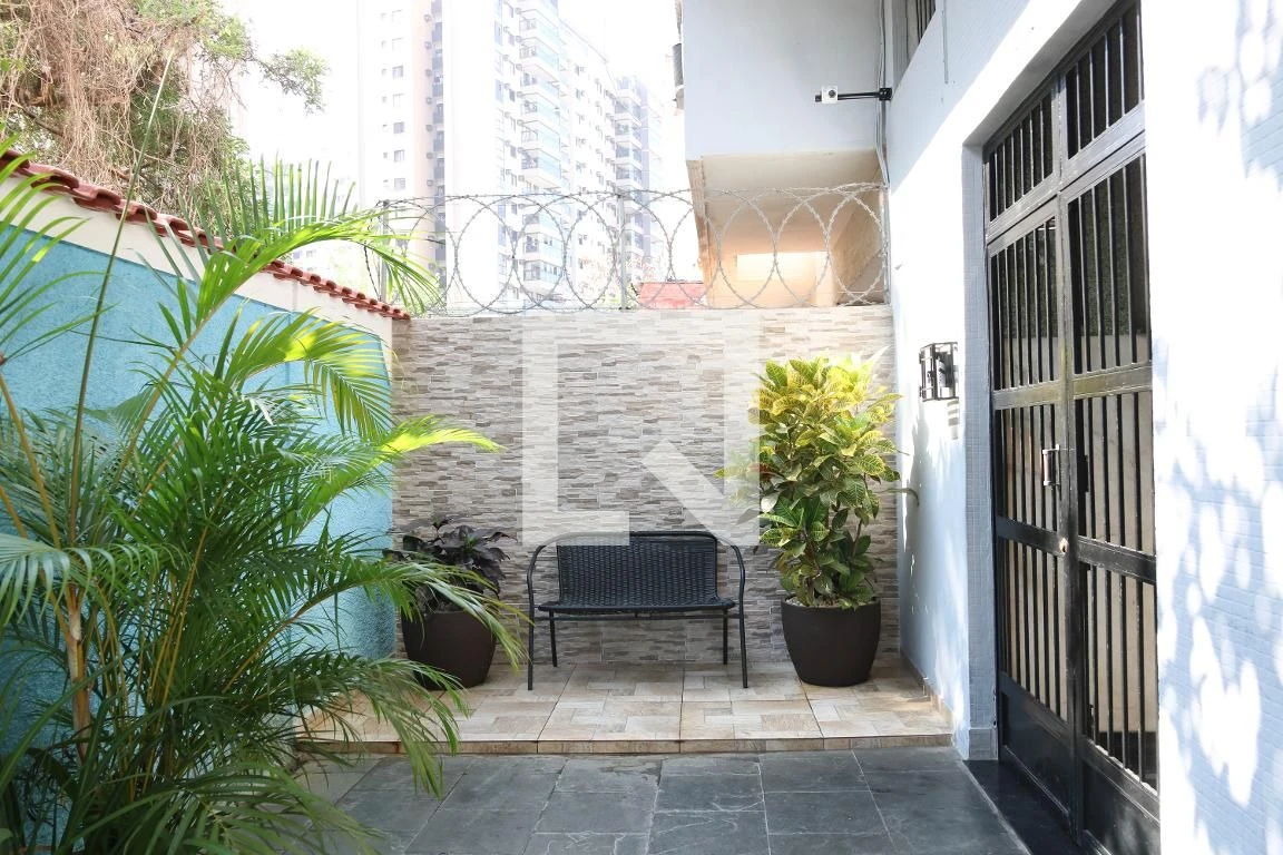 Apartamento com 2 quartos e cozinha fechada com fogão a gás — photo 28