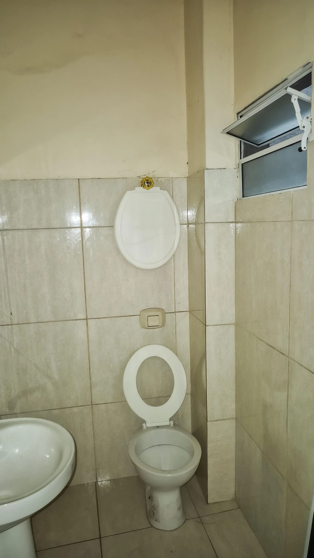 Apartment with no parking, 2 bedrooms and 1 bathroom — photo 21