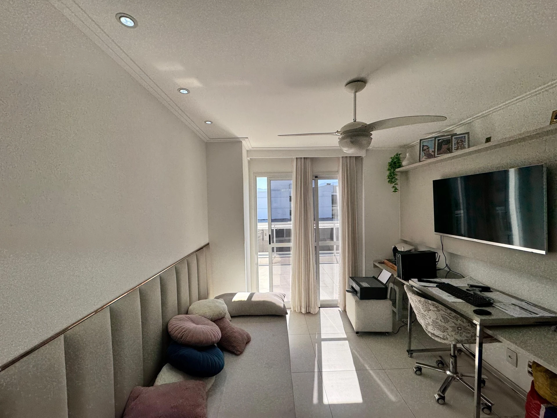 Furnished apartment with 3 bedrooms and 2 parking spaces — photo 19