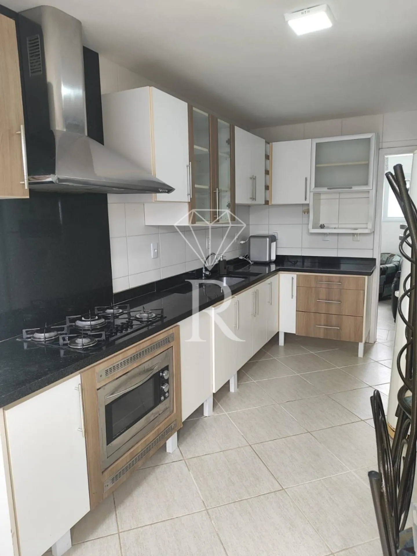 2-bedroom apartment with suite and 1 parking spot