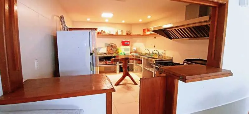 Casa térrea de 350 m² com 6 quartos e 5 suítes — photo 29