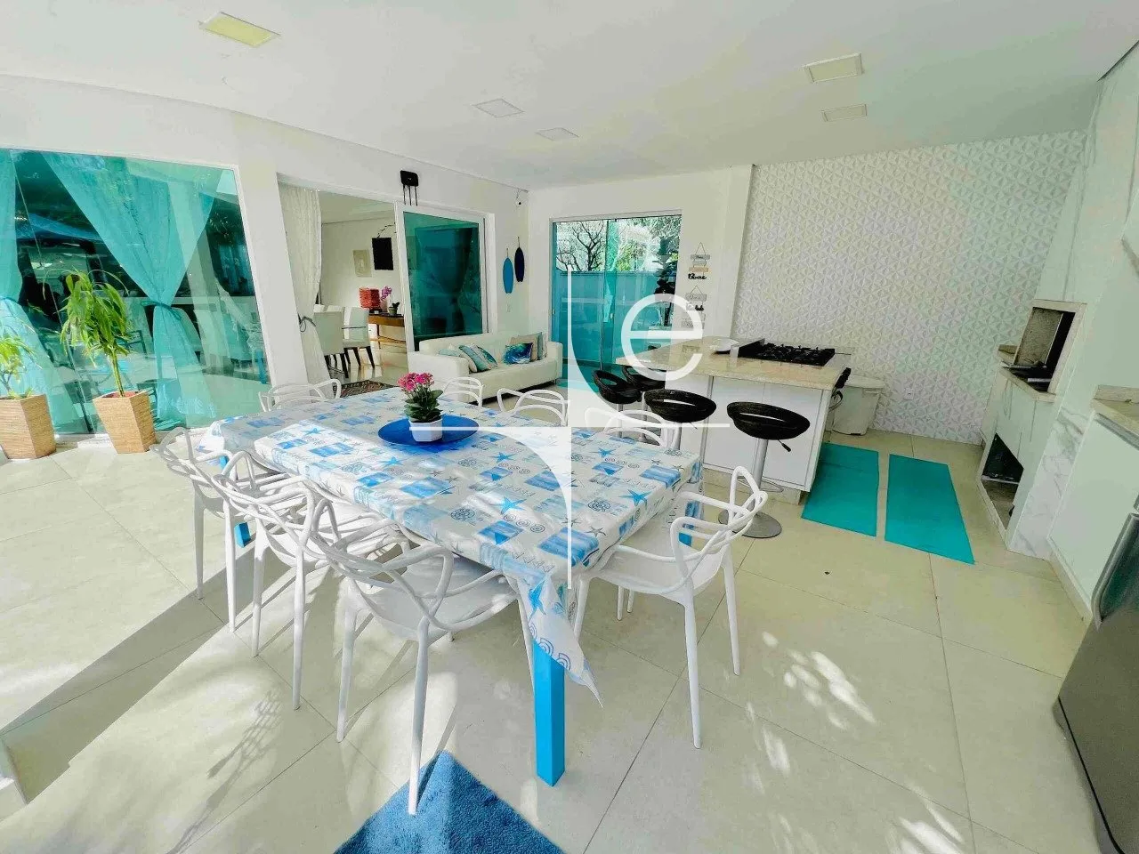 Furnished house with 7 bedrooms and a balcony BBQ — photo 22