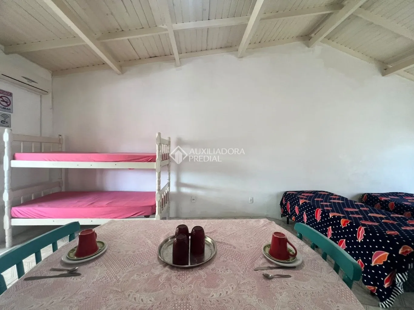 Furnished studio with 38 m², 1 bedroom and 1 bathroom — photo 13