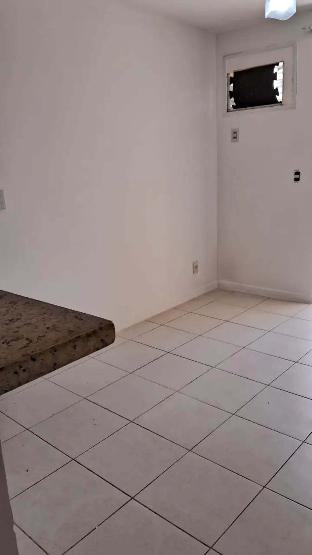 One-bedroom apartment in a building with a coworking space — photo 8