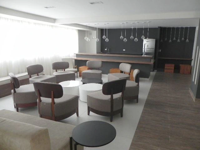Studio com janelas do piso ao teto, Centro — photo 11
