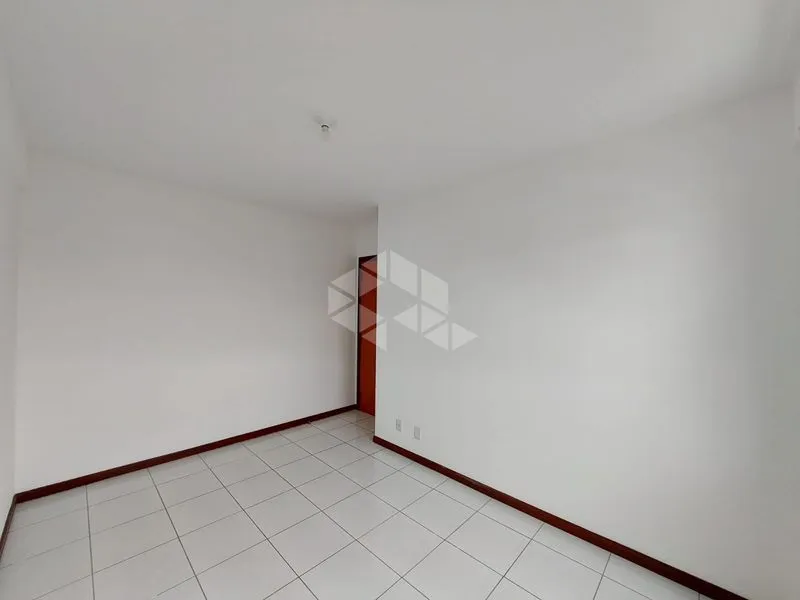 3-bedroom apartment with a balcony and 1 parking spot — photo 16