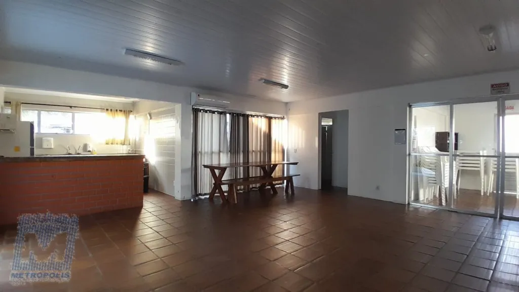 2-bedroom apartment with a closed kitchen and gas stove — photo 36