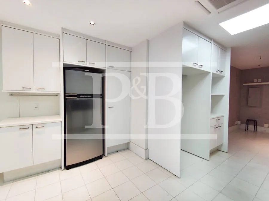 4-bedroom apartment 284 m² with 3 parking spaces — photo 33