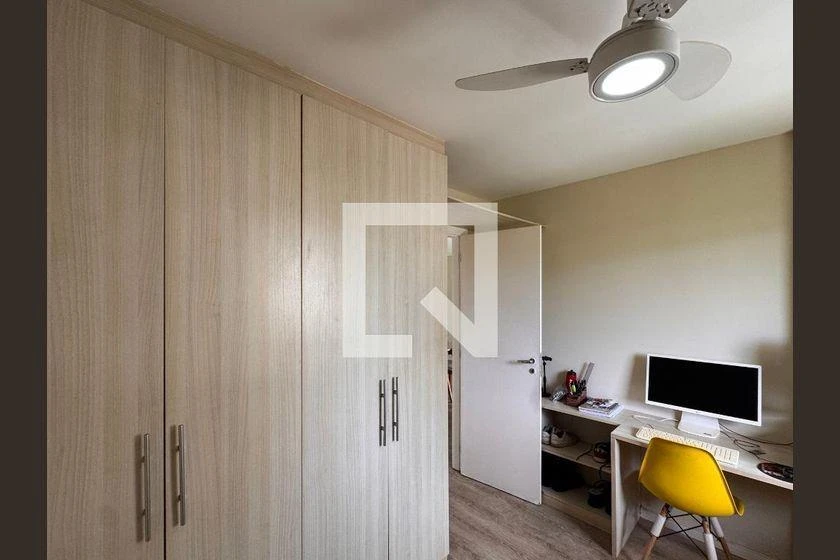 3-bedroom apartment with a glass-enclosed balcony — photo 45