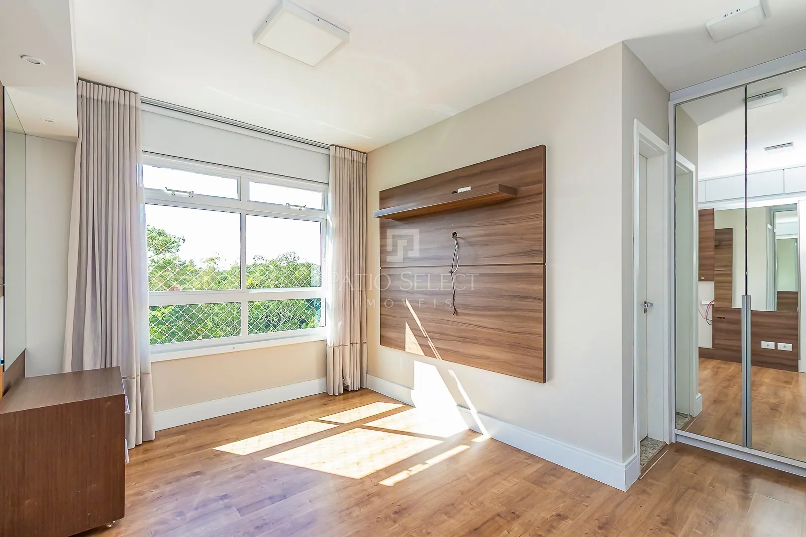 Apartment on the 8th floor with a glass-enclosed balcony — photo 45