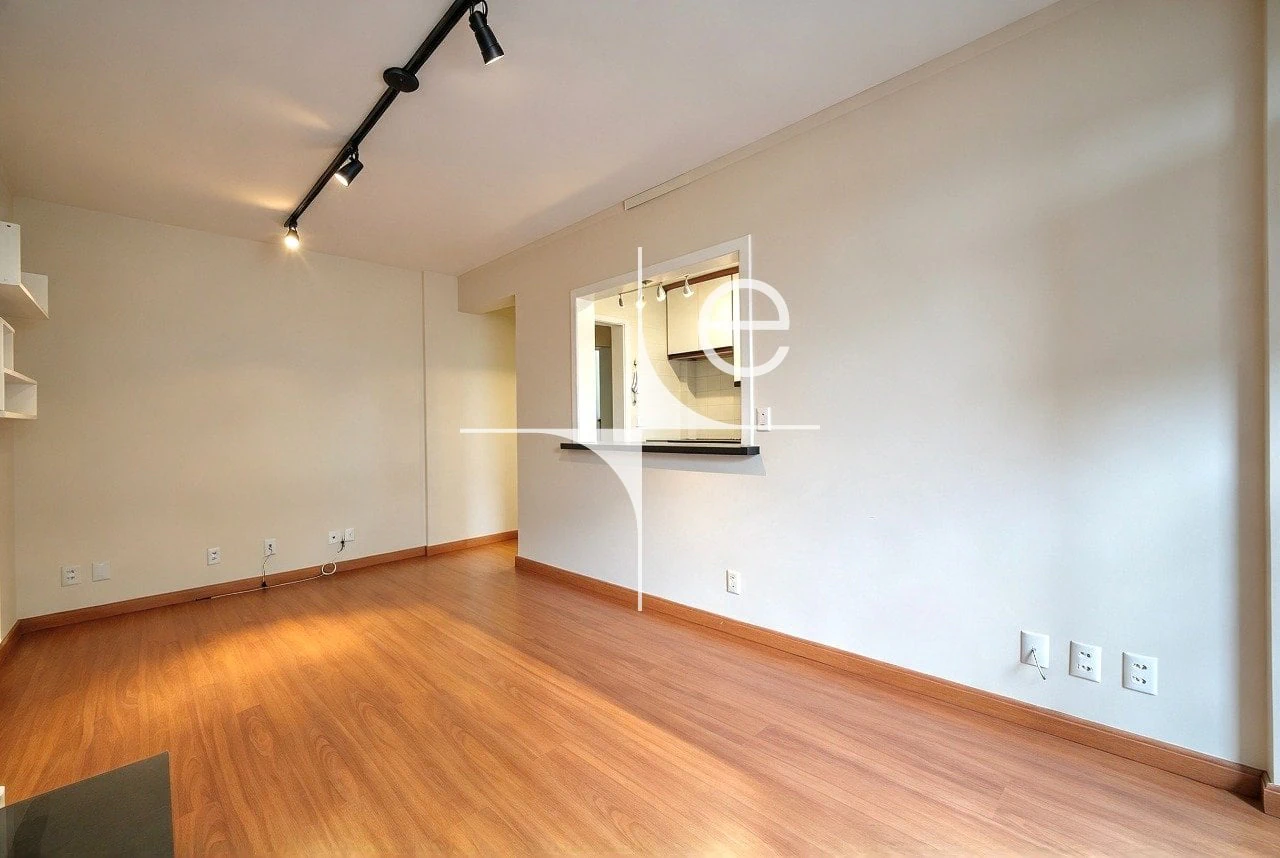 Apartment, 48 m², with wood or laminate floors — photo 11
